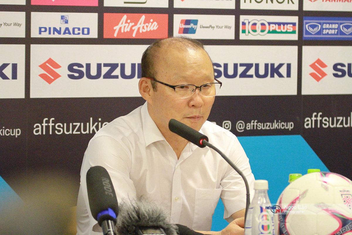HLV Park Hang-seo khen ngợi nỗ lực của các học trò sau trận hoà Malaysia malaysia 1-1 viet nam, chung ket aff cup, aff cup, hlv park hang seo